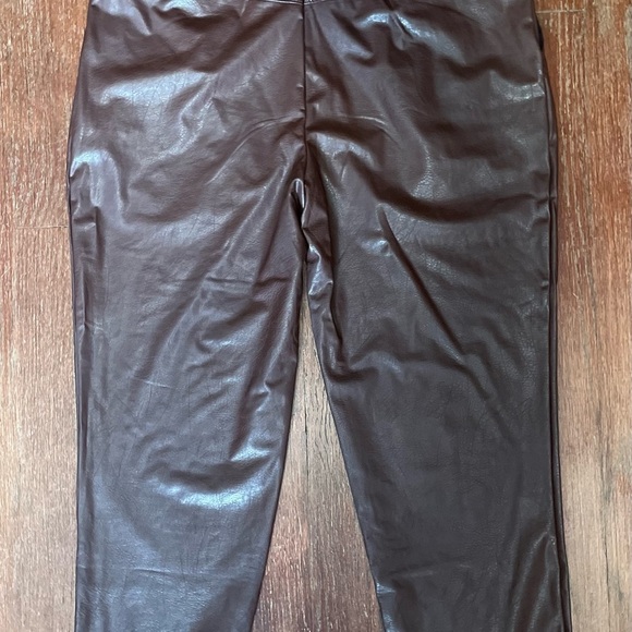 NWT Lysse Ruth Pleated Crop Pant in Deep Mulberry - Medium - Picture 10 of 12